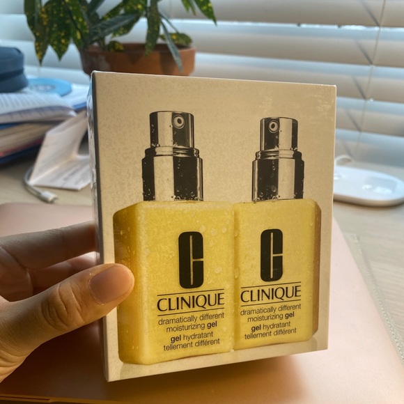 Clinique Other - Clinique dramatically different moisturizing gel